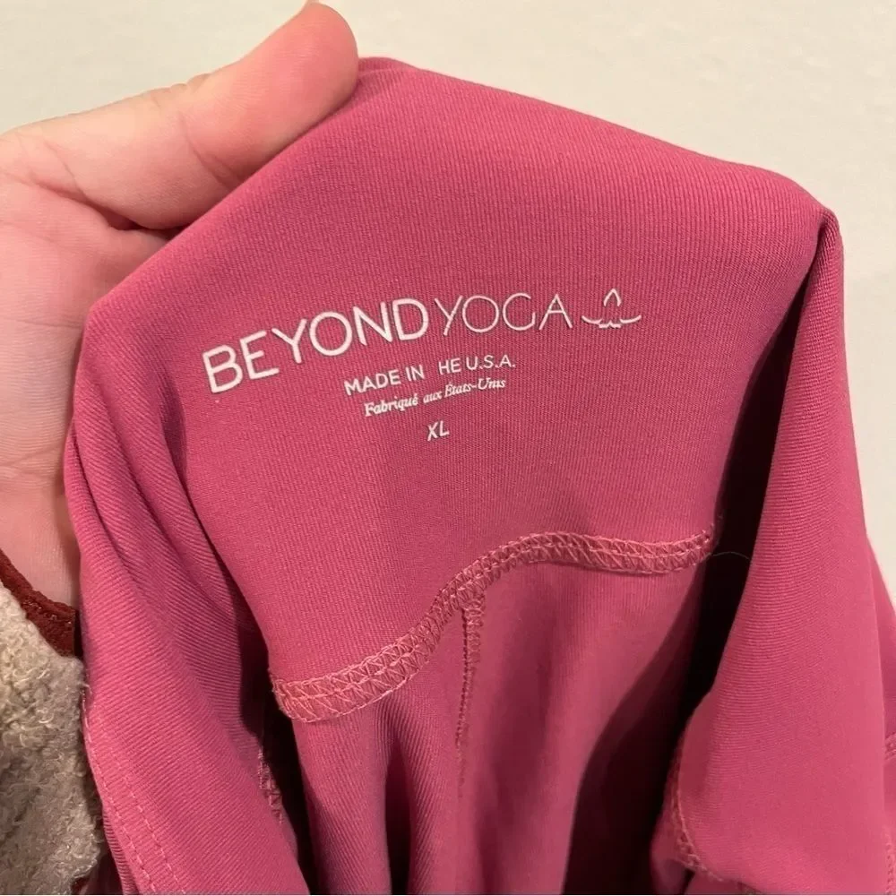Beyond Yoga pink and gold sparkle high rise leggings size X-Large